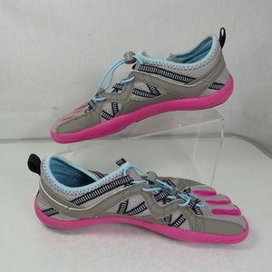 Womens Fila Size 8 Skele Toes Bay Runner Shoes NWT Womens Fila Size 8 Skele Toes Bay Runner Shoes NWT